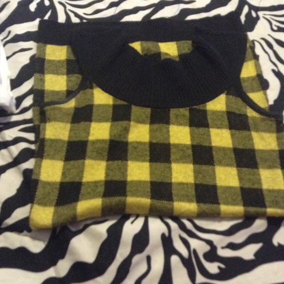 Top - Picture 3 of 3