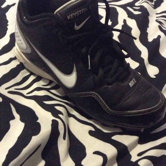 Baseball shoes - Picture 3 of 4