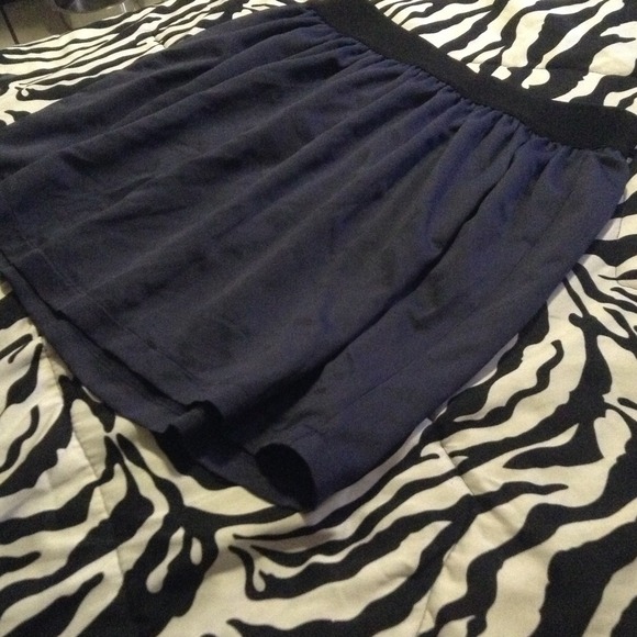 Skirt - Picture 2 of 2