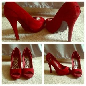 Red High Heels 👠👠