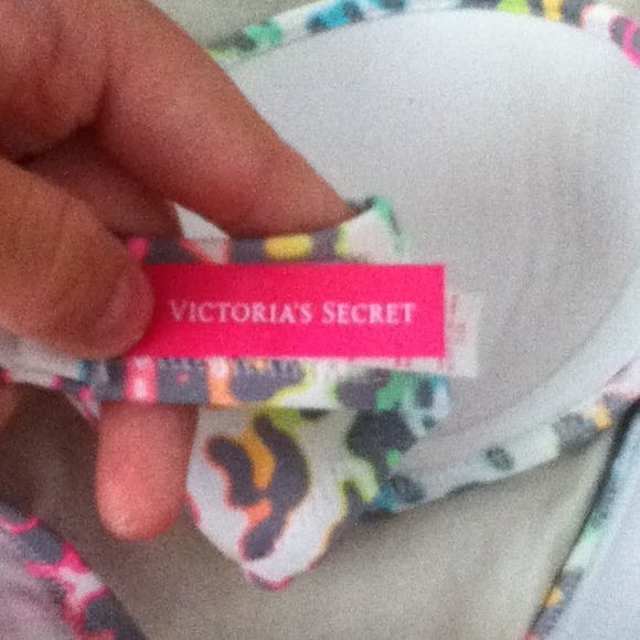 🚫BUNDLED🚫Victoria secret bathing suit top - Picture 2 of 3