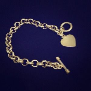 Beautiful silver heart tag bracelet