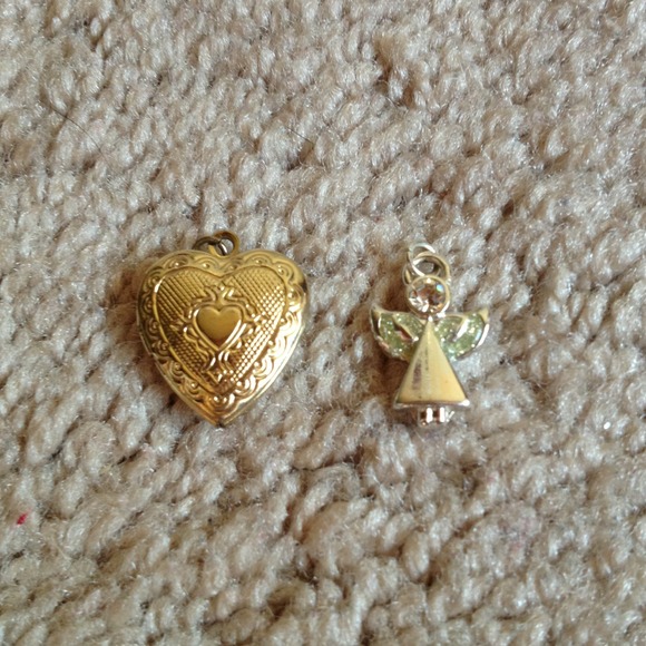 Traded🔷Heart locket & angel pendent