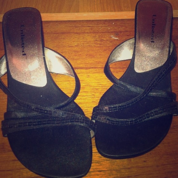 🎉30% OFF BUNDLES🎉Unlisted black dress shoes.