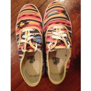 *Reduced* NEW URBAN OUTFITTERS TRIBAL SNEAKERS.