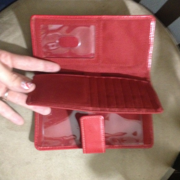 Fossil red leather wallet & check book holder - Picture 4 of 4