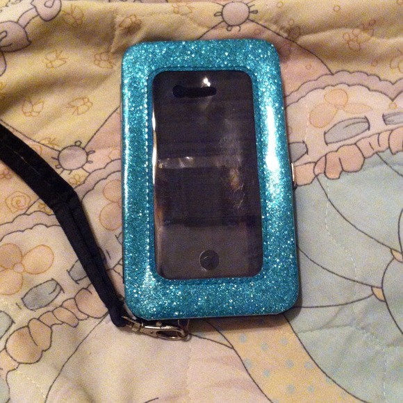 iPhone wallet carrier