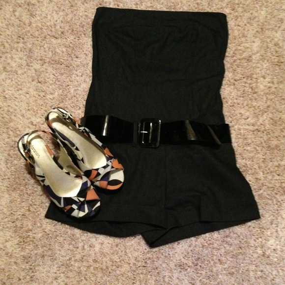 🚫sold in bundle🚫tube romper comes with belt