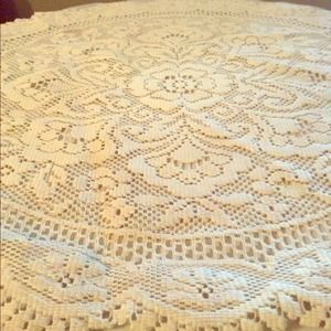 Large vintage doily/tablecloth-ivory