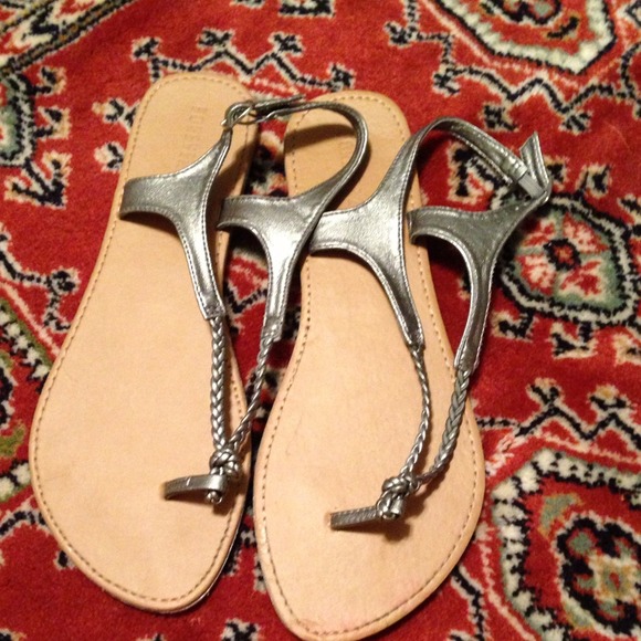 ❌❌SOLD❌❌Forever 21 pewter sandals