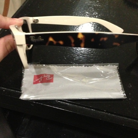 ❗Sold❗Tortoise new wayfarer RayBans - Picture 2 of 3