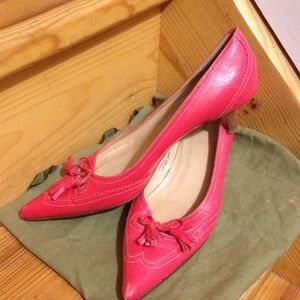 Pink pumps