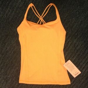 🐢SOLD🐢Lululemon tank Size 6