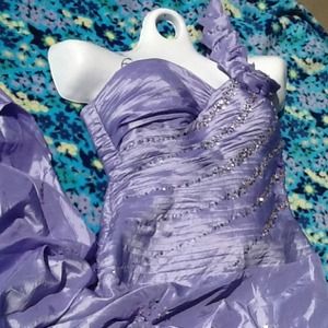 MOM, I gotta have this dress!