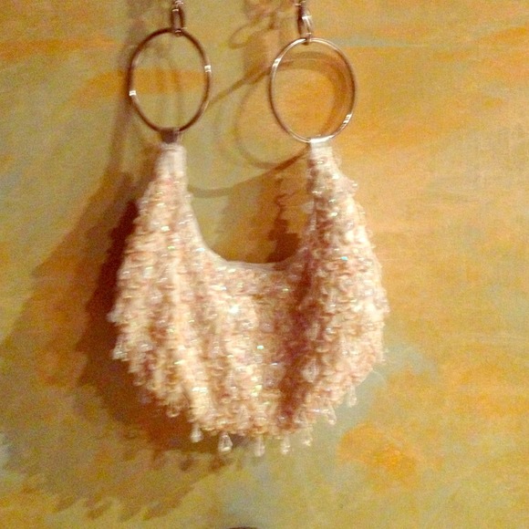 ❗REDUCED❗White beaded purse