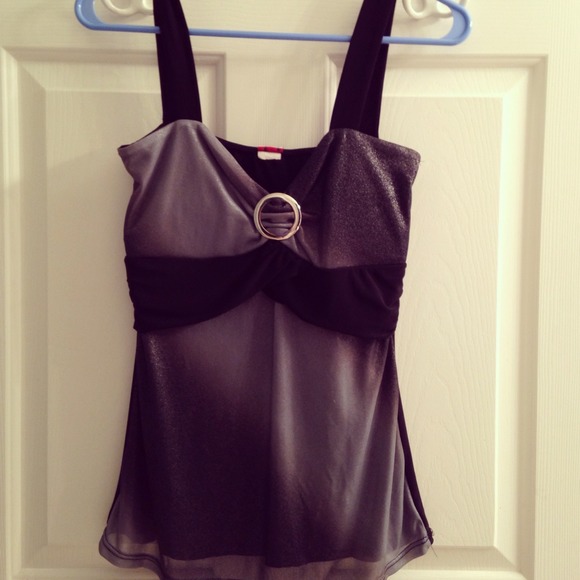 Fabulous Gidani Top, NWOT