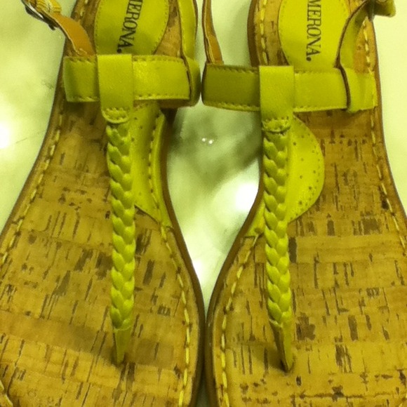 ***REDUCED***Yellow sandals