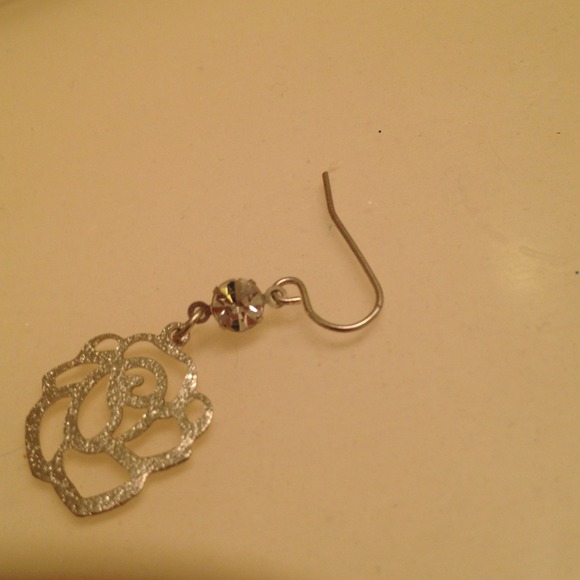 Rose earrings - Picture 2 of 2