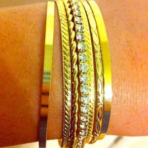 Glam Gold Bangle Set of 7 Bangles