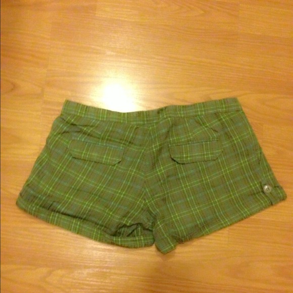 Shorts - Picture 2 of 3