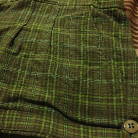 Shorts - Picture 3 of 3