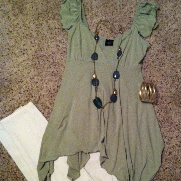 NWOT Flowy Jade Green top