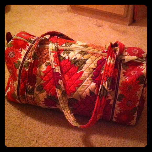 REDUCED💗💗!! Vera Bradley travel tote:)
