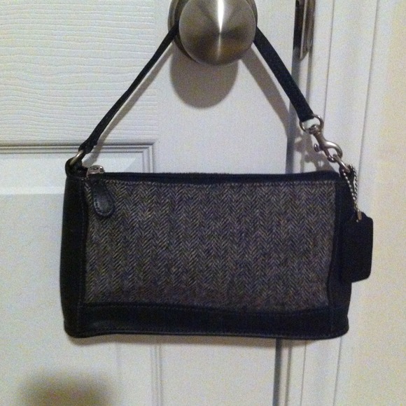 Dainty Coach handbag