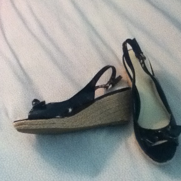 size 9 black heels