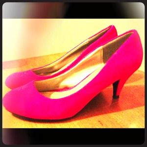 Bright Pink Kitten Heel