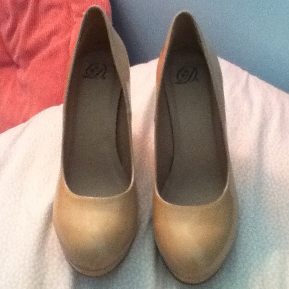 nude heels