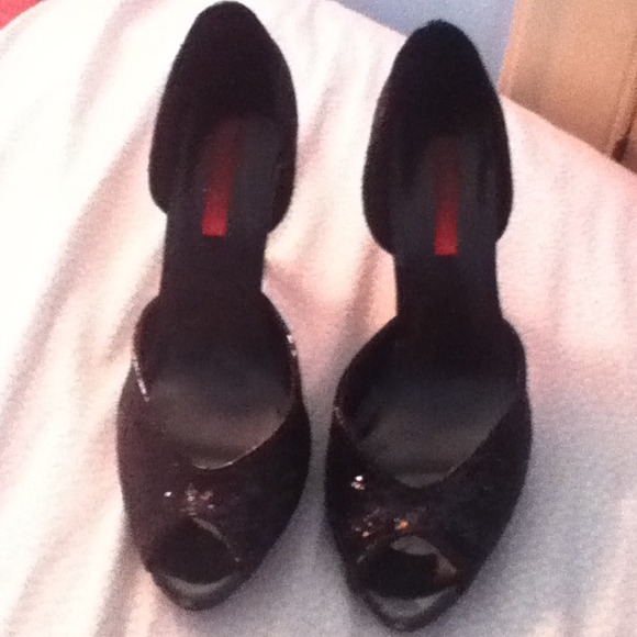 blak sparkly peep toe heels
