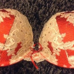 Victoria secret bombshell bra brand new NWOT
