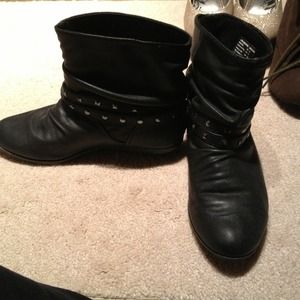 Ankle pleather boots