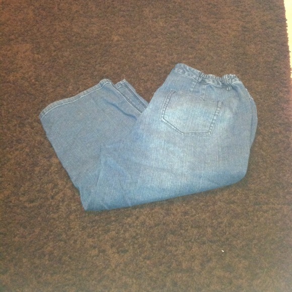 🎀SOLD🎀Denim capris