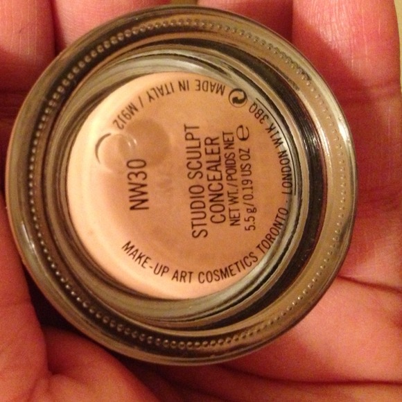 ❌SOLD❌ mac studio sculpt comcealer nw30 - Picture 1 of 4