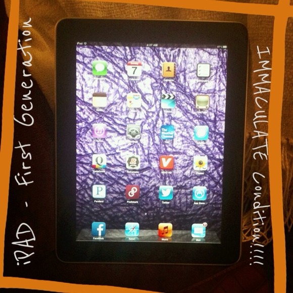 💥SOLD💥 First Generation iPad! - Picture 2 of 4