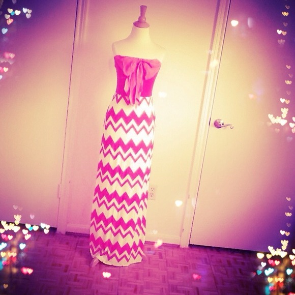Dresses & Skirts - SOLD BLACK FRIDAY SALE Strapless Pink Chevron Maxi