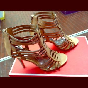 Lucy Heel by Coach💯% Authentic