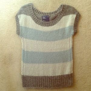 ⭐SOLD⭐ Short sleeve sweater from American Eagle