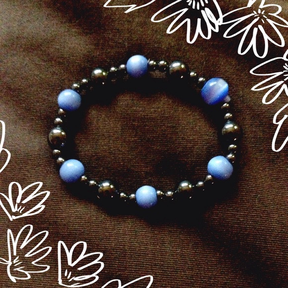 Jewelry - 🎉HOST PICK 8/10🎉 Stretchy bead bracelet