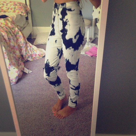 High waisted, navy and light blue tie dye jeans