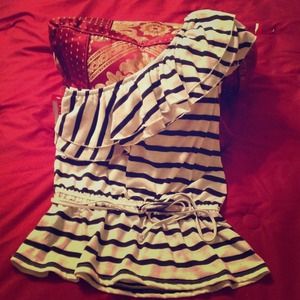 🚫🚫SOLD🚫🚫     One shoulder blouse!!!!!