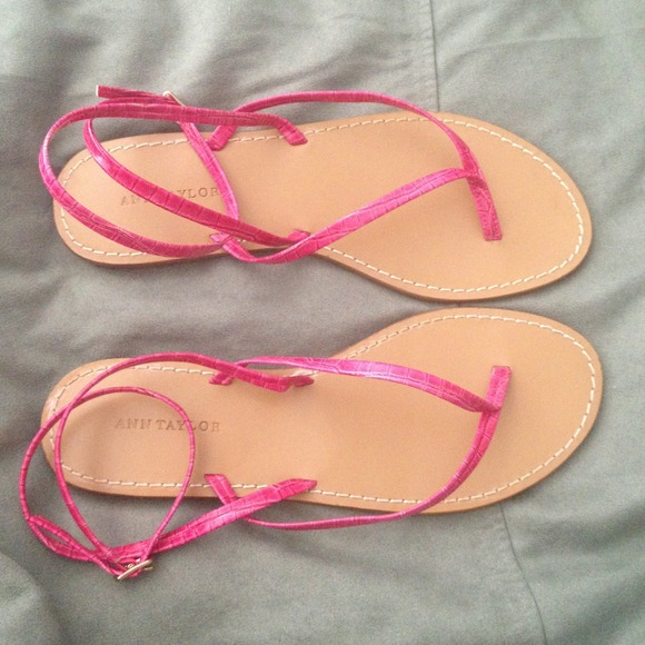 Reduced! Ann Taylor hot pink snakeskin wrap around