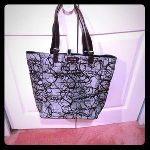 Jessica Simpson tote and black boots