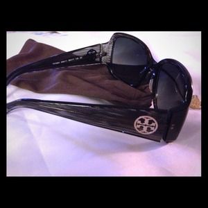 💥💥sold💥💥💯% Authentic Tory Burch sunglasses.