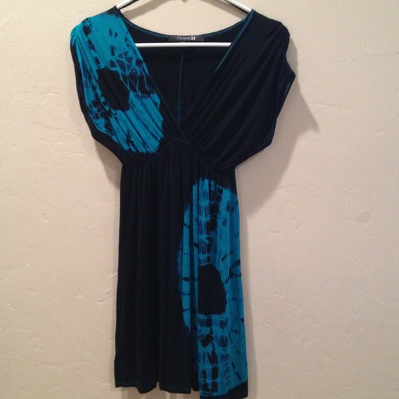 Forever 21 Dresses & Skirts - Black and blue tie dye dress