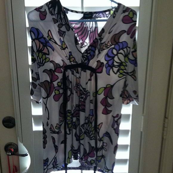 Olian maternity shirt