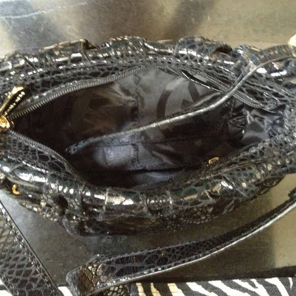 ⭐⭐⭐REDUCED⭐⭐⭐. NWOT Michael KORS Handbag - Picture 3 of 4