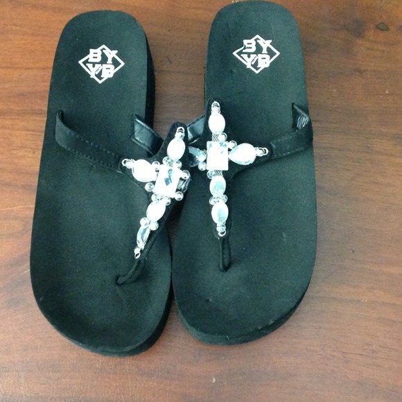 Shoes - Studded Flipflops✂️PRICE CUT✂️